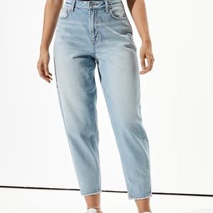 AE relaxed mom jean